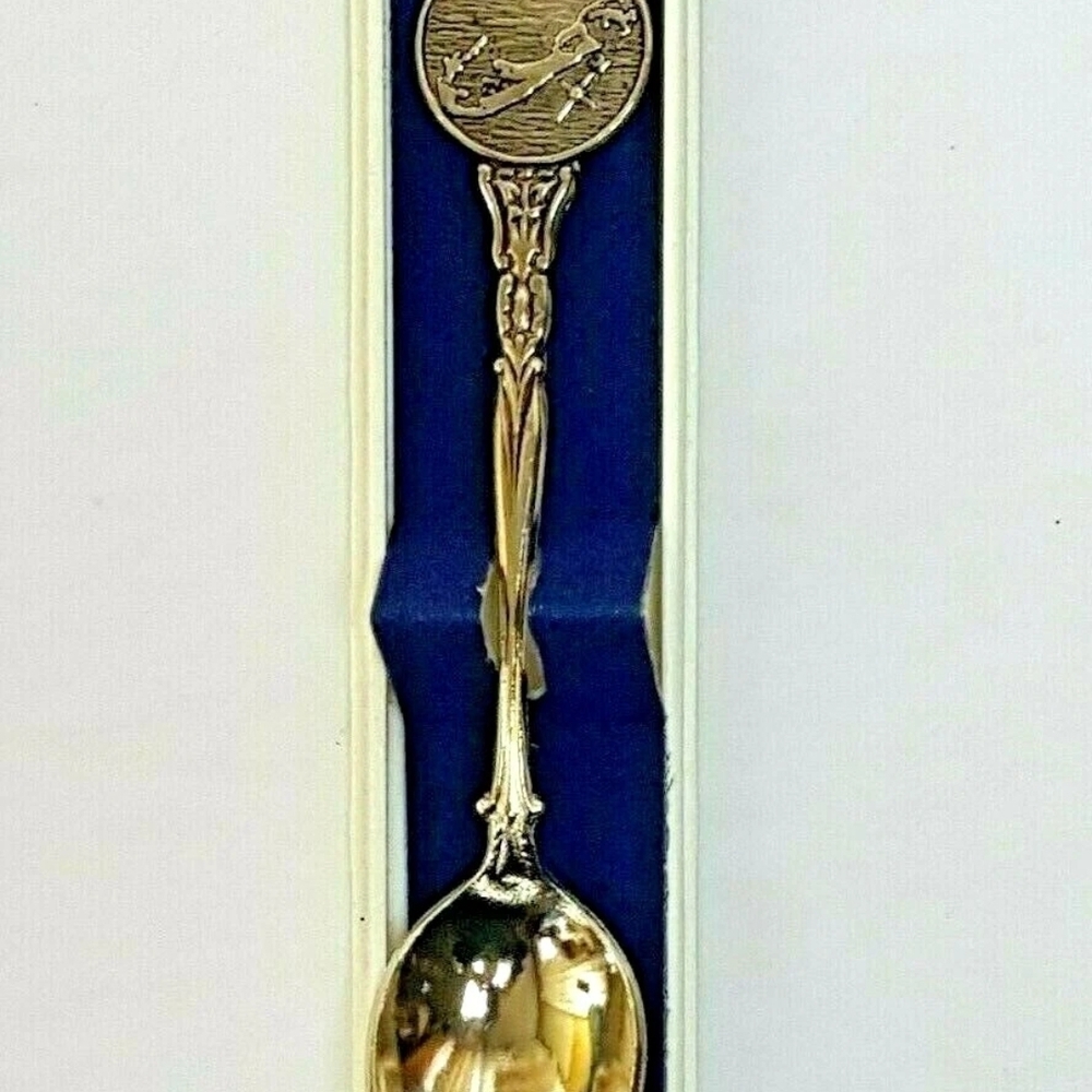 BErmuda Silver Tone souviner Spoon made in HollaNd w box 120cb3
